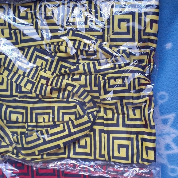 DRESS SOLD OUT - Picture 10 of 12